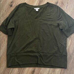 Athleta retreat v-neck sweatshirt short sleeve top shirt XL green